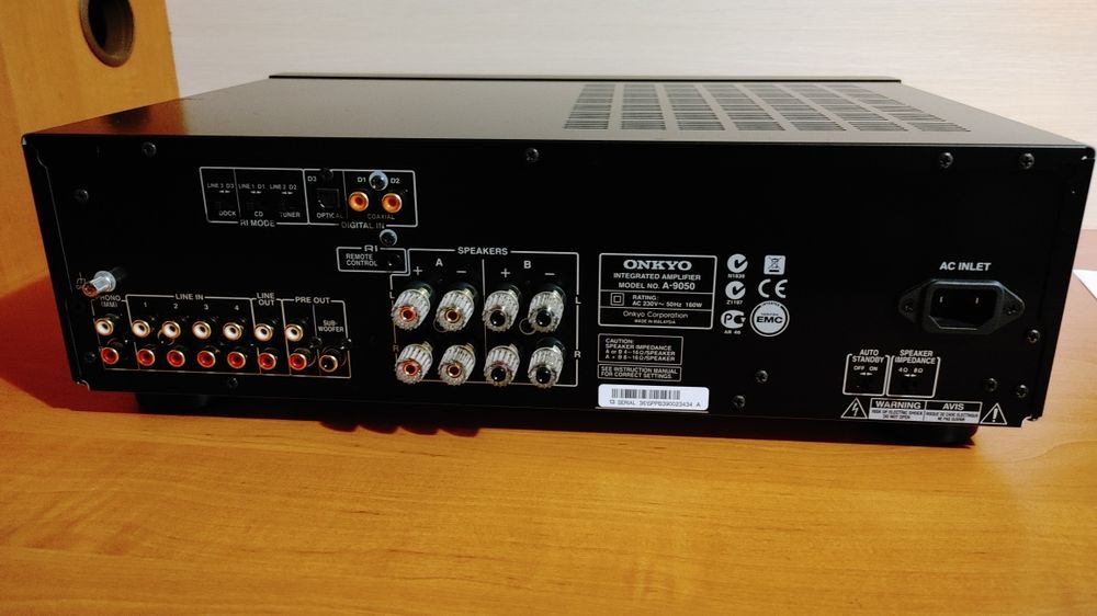 Продам усилитель с ЦАП Onkyo A 9050. В  очень хорошем состоянии.