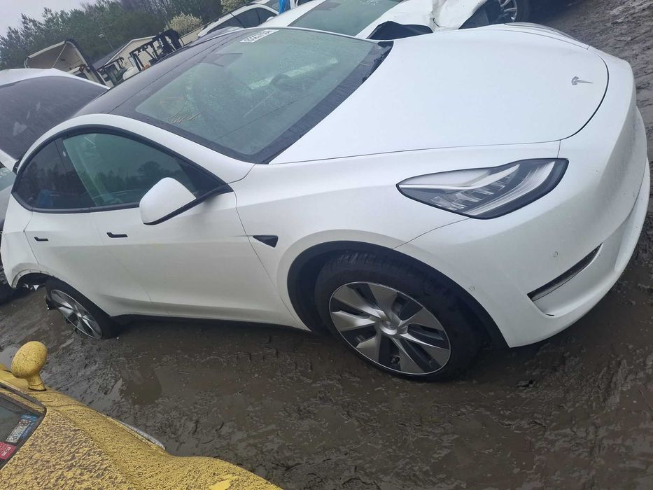 Капот Tesla model 3 Y / Tesla Model 3 Y