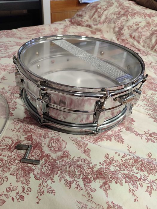 Tarola de aço 14" praticamente nova!