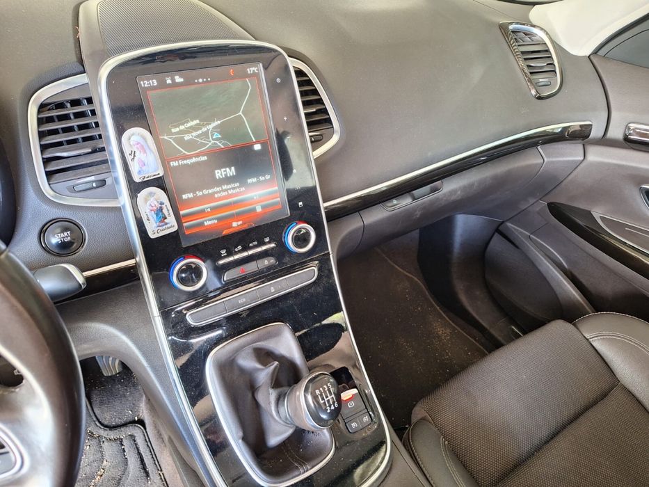 Carrinha 7 lugares Renualt Espace