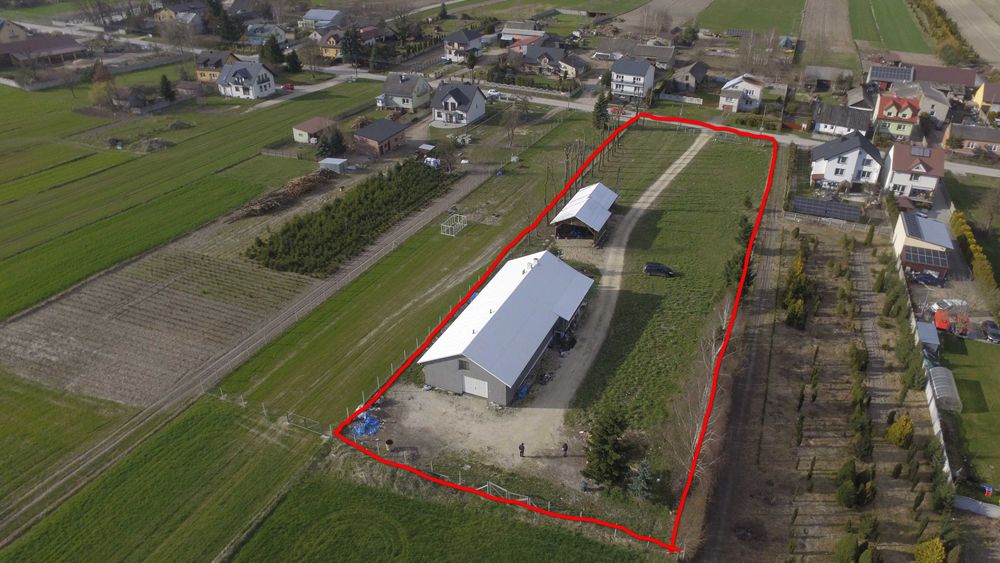 Wynajmę miejsce pracy dla STOLARZA/LAKIERNIKA z dostępem do maszyn