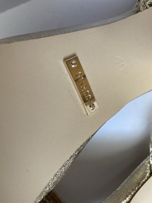 Sandały Guess r 40