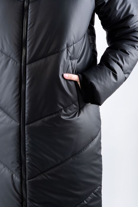 Довга зимова курточка