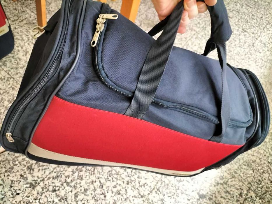 Saco de viagem Gabol azul e vermelho