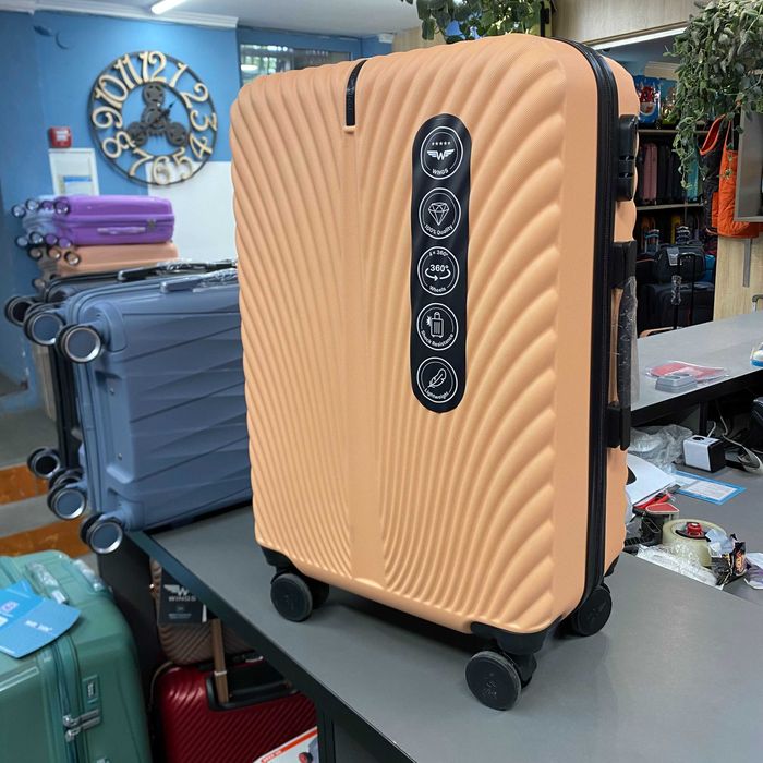 Валіза, чемодан Wings | РОЗПРОДАЖ! Міцний пластик, Польща (В18)