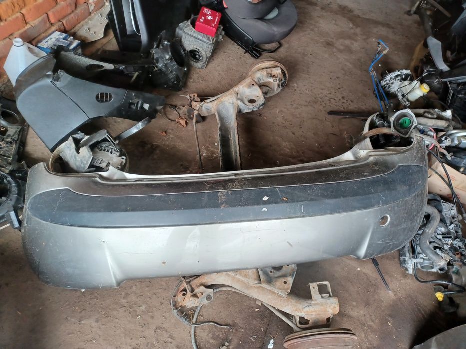 Продам задній бампер до лянчії упсілон