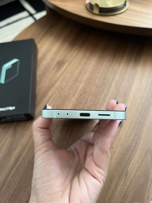 Samsung Galaxy Z Flip6 256GB – Menta – Caixa + Fatura