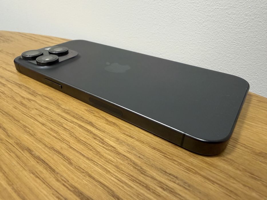 iPhone 15 Pro Max 256GB Tytan Czarny stan jak NOWY nieużywany kabel