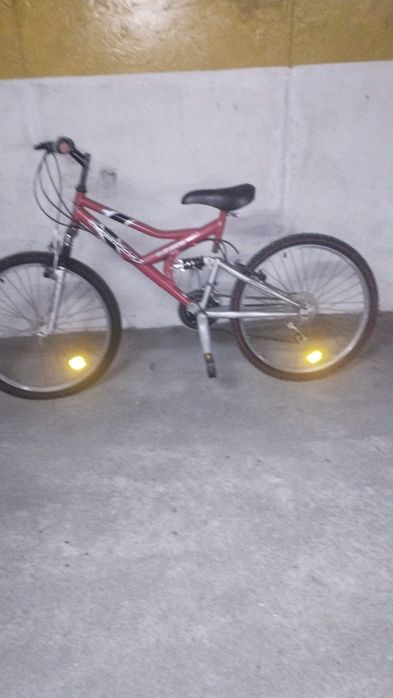 Bicicleta como nova vermelha