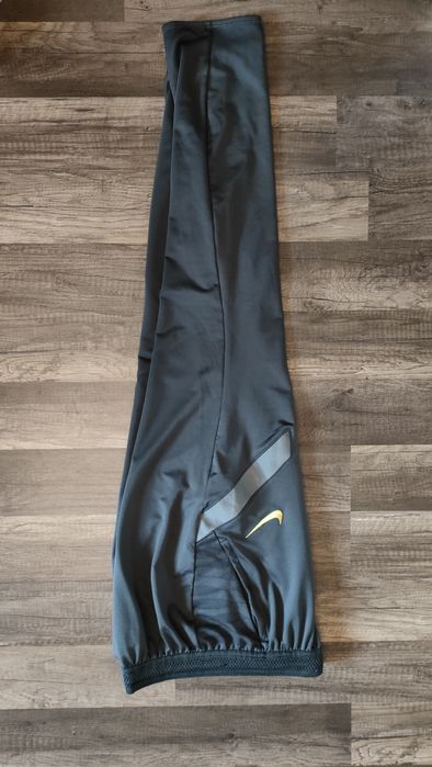 spodnie treningowe Nike dri -fit  Liverpool FC  158/170
