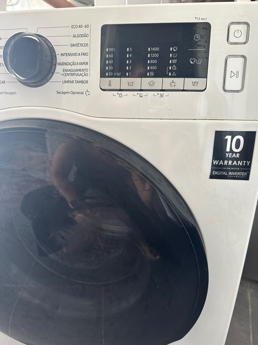 Máquina de lavar e secar roupa