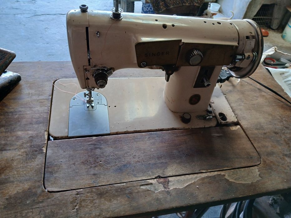 Maquina de costura antiga