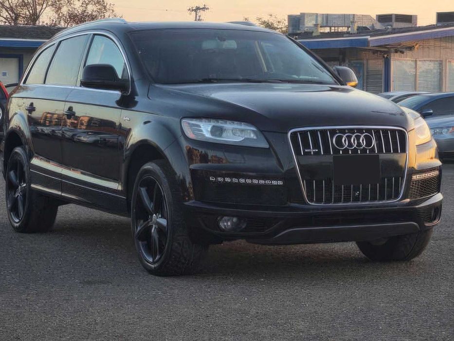 Audi Q7      2015