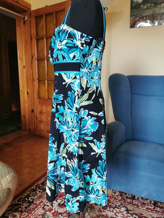 Sukienka na ramiączka w kwiaty (40)
