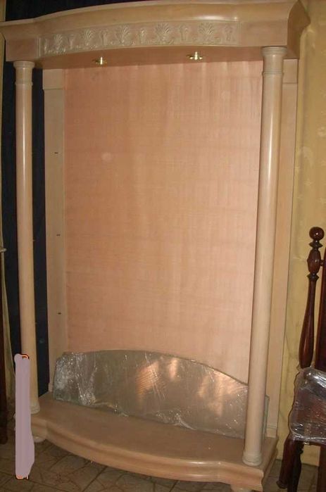 Móvel de sala madeira maciça lacada c/iluminação- Para Desocupar