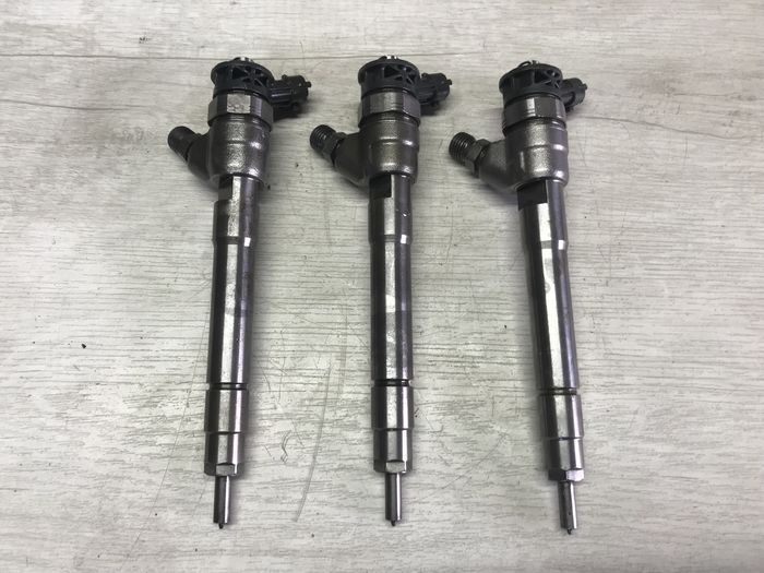 Форсунки Рено Трафик Сценик Меган Сценик Опель Виваро 1.6