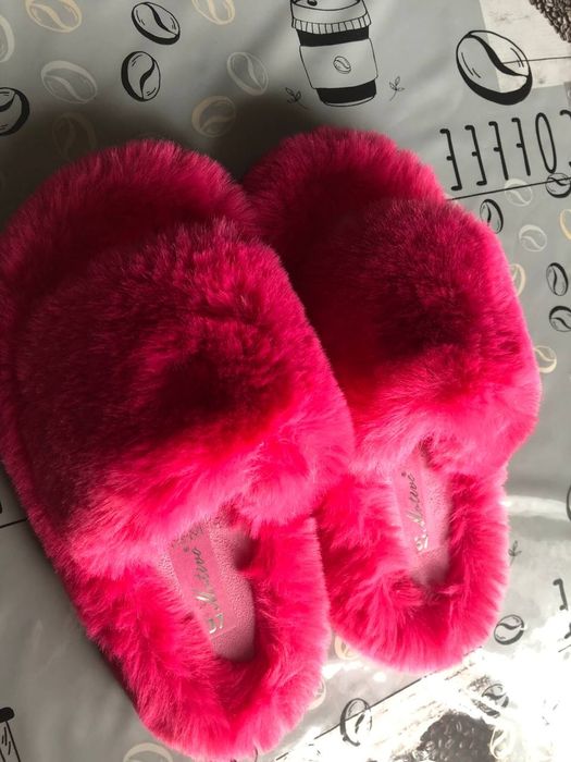 Домашні тапочки пухнасті