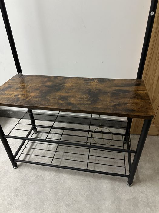 Wieszak stojący do przedpokoju.