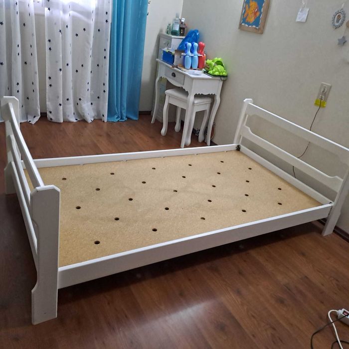 Cama solteiro em pinho