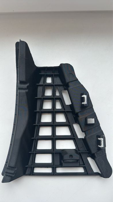 Кронштейн бампера Passat B8 B9 r line. Кріплення підкрилка