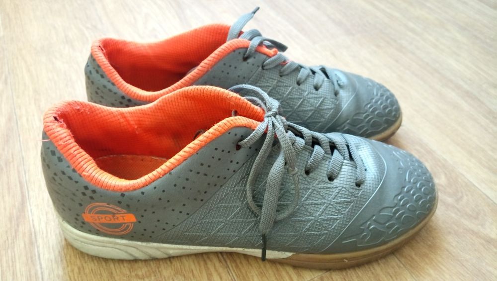 Футзалки дитячі, сороконіжки