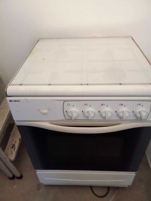 Fogão INDESIT a gás (garrafa)