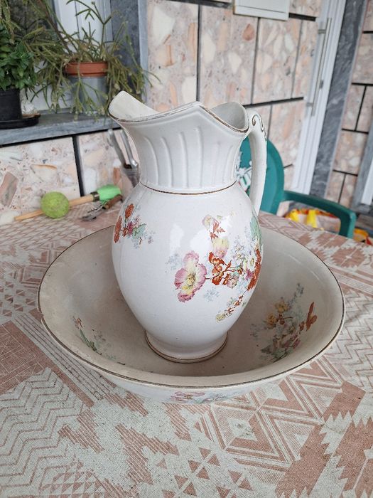 Jarro com prato centenário