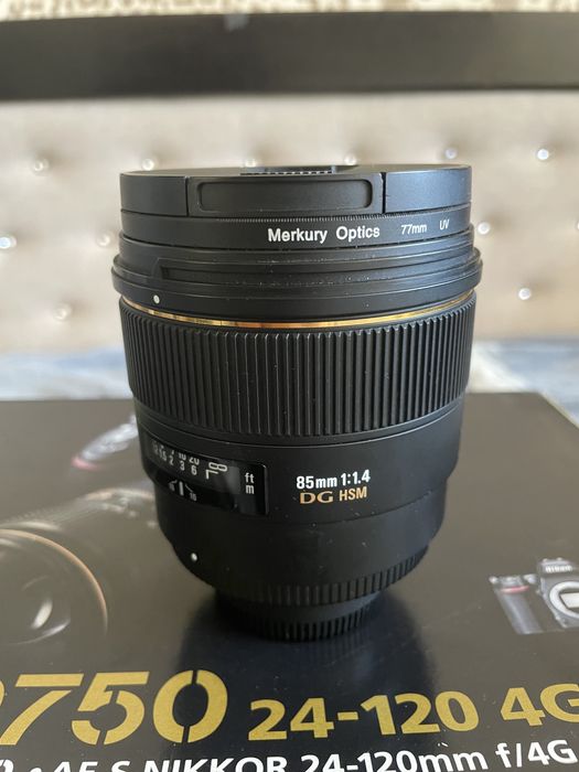 Nikon d750, yongnuo 50mm 1.8, sigma 85mm 1.4, yongnuo 35mm 2.0