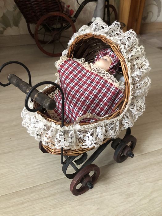 Кукла в коляске Германия
