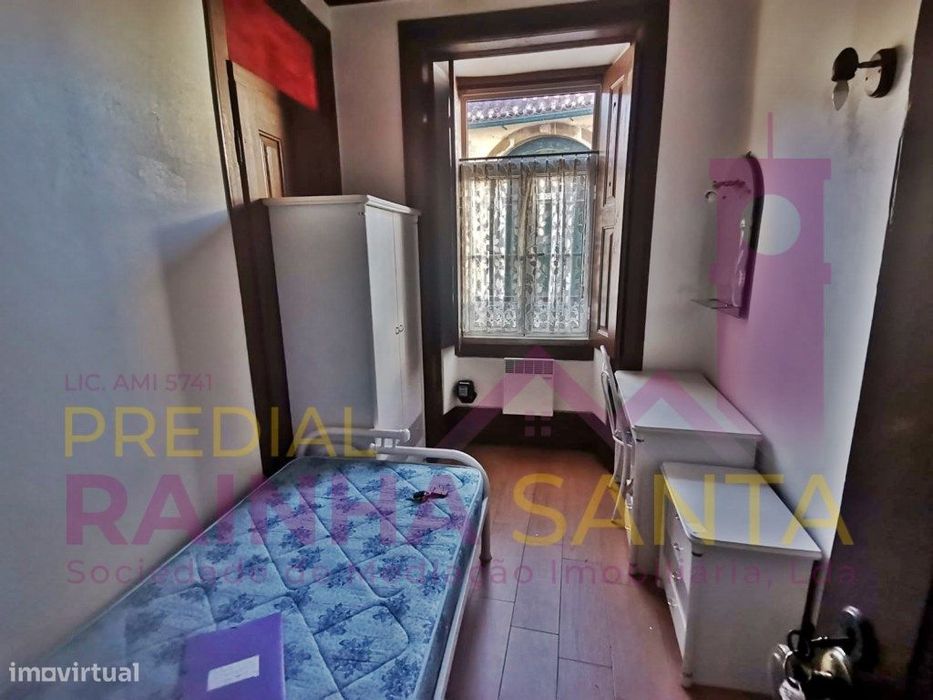 Seis Quartos em apartamento T8 - Próximo à Faculdade de Psicologia