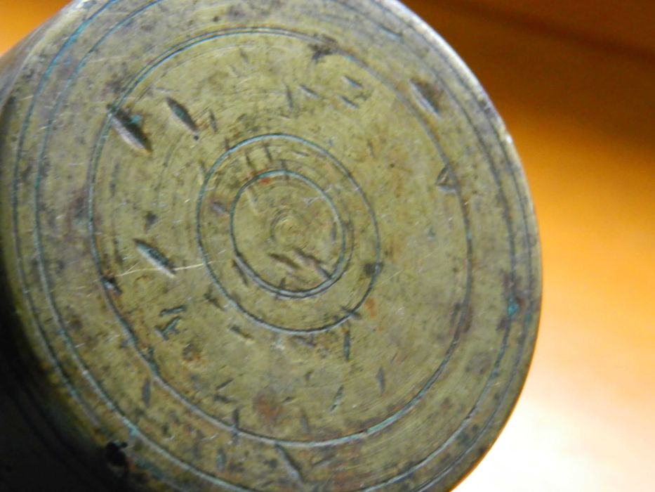 zabytkowy moździerz PRL