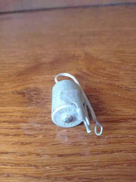 Продам конденсатор 40грн два