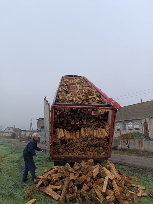 Дрова з Лісництва  тільки тведа порода(дуб, акація, ясен).