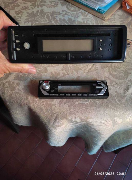 Auto rádio - Takara modelo CDR833