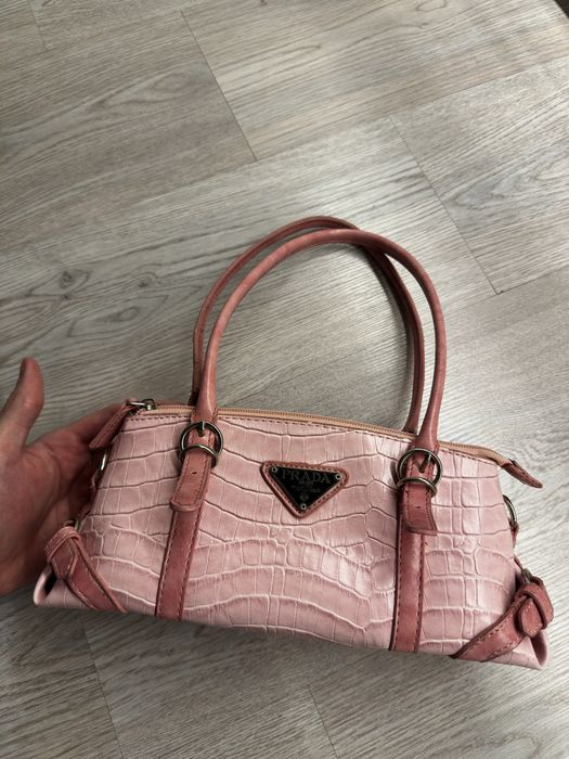 mala torebka prada rozowa ala skora krokodyla