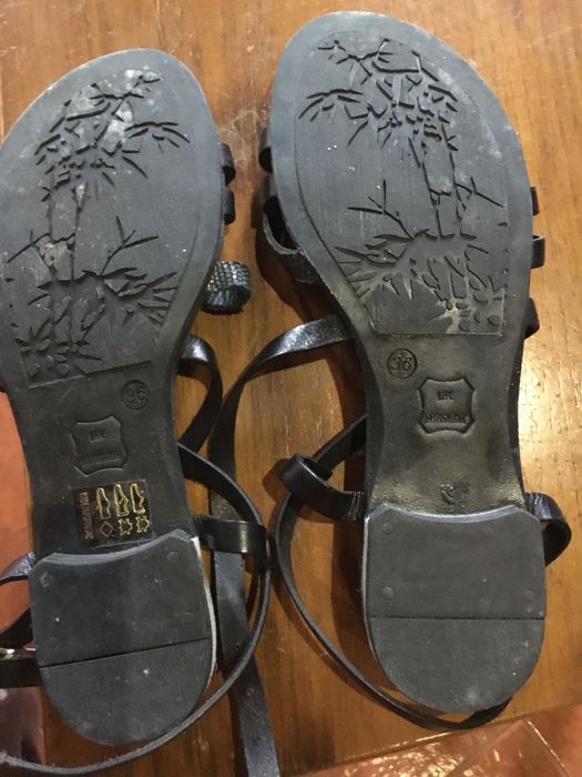 Sandália pouco usada