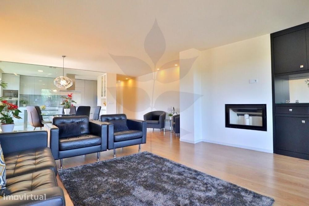 Apartamento T4 em Celeirós | 4 Suites | Garagem para 2 Viaturas
