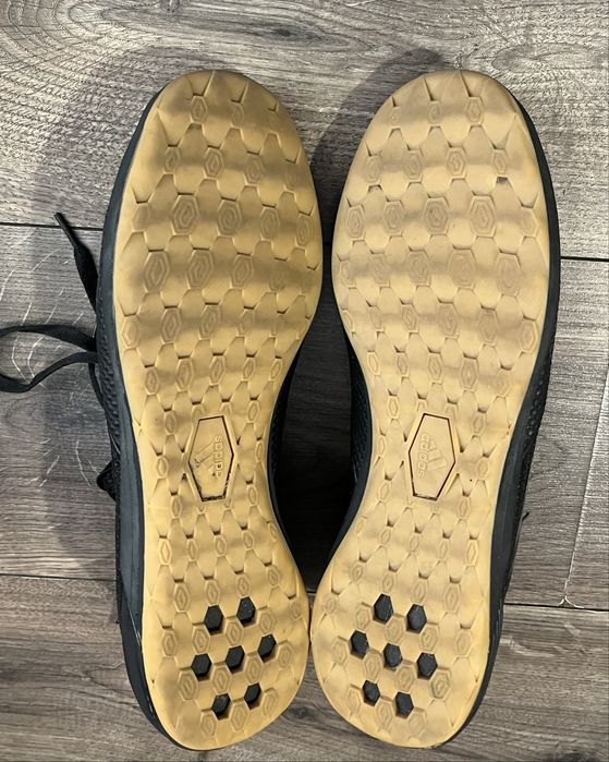 Buty piłkarskie halowe halówki Adidas ACE TANGO 42