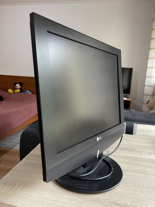 Televisão LG Preta - Em bom estado