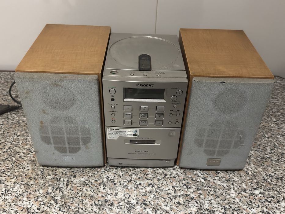 Colunas Sony c/ leitor de cacetes e CD’s