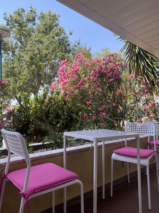 Cadeiras brancas para exterior