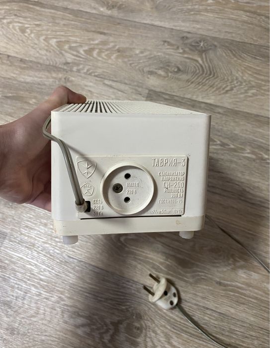 Стабілізатор напруги Таврія-3  СН -200 стабилизатор напряжение Таврия