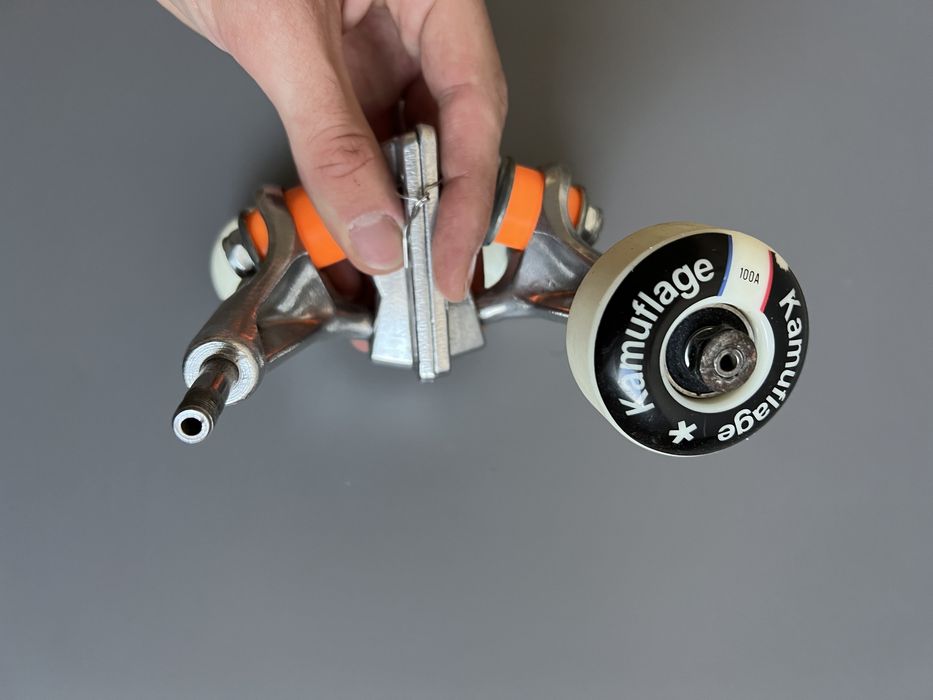 Trucki kamuflage classic 5.25 bez jednego kółka.