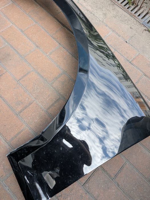 Крило оригінал на ауді а4б9 чорного кольору