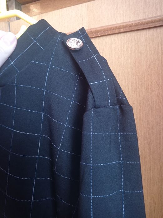 Сукня, оригінального крою