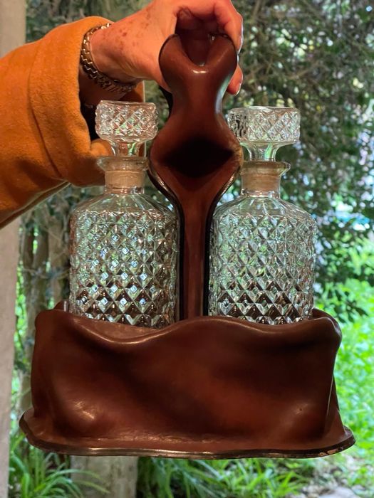 Garrafas de cristal e suporte428573325809438722