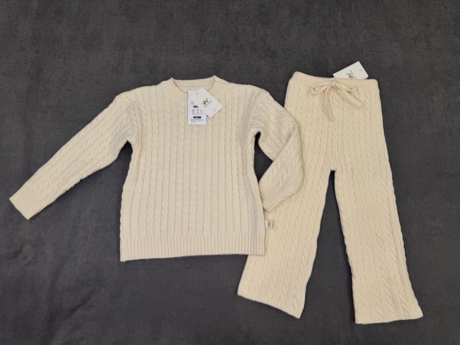 Вязаний костюм для дівчинки 92-98см 2-3 роки