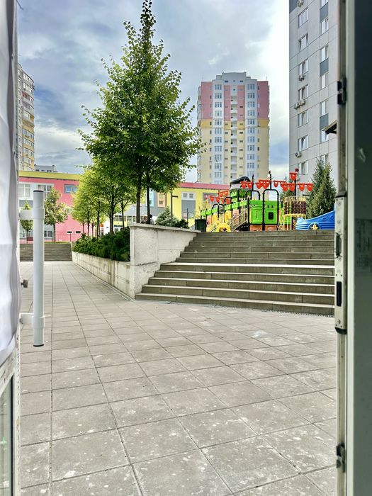 Комерційне приміщення в ЖК Синергія 3 з частковим ремонтом