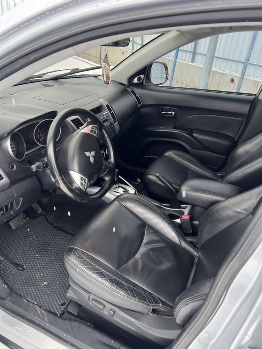 Продам Outlander XL