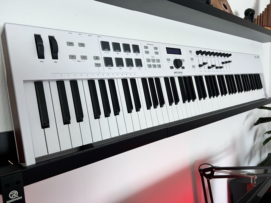 Arturia KeyLab Essential 88 Mk3 White teclado midi